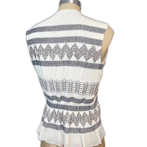 Tory Burch White Sleeveless Wrap Top size 6 - Picture 4 of 7